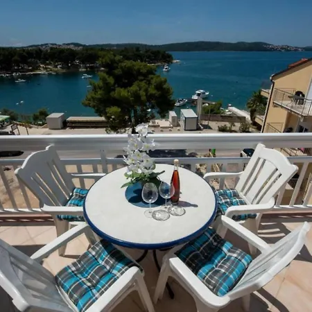Tomi - With Sea View 2 *