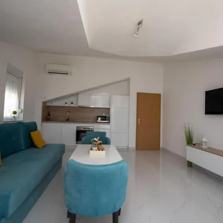 Apartamento Tomi - With Sea View 2